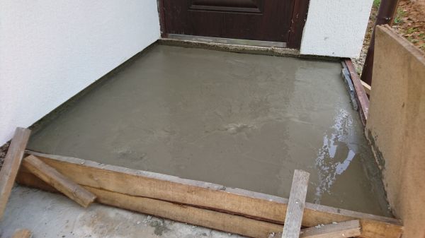 Entryway Concrete Repair in Independence