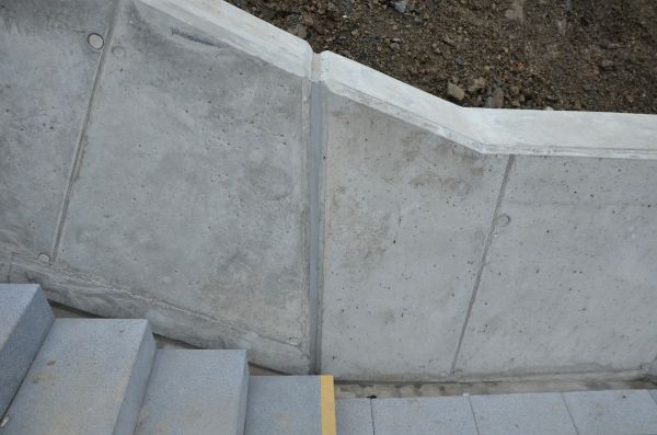 Concrete Gap Filling in Independence